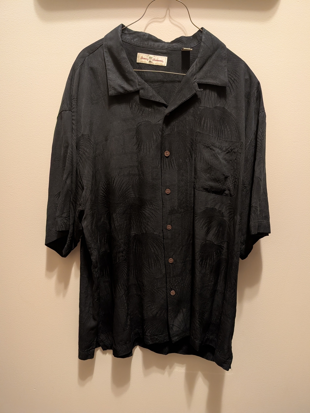 Men's Short-Sleeve Black Button-Down Shirt